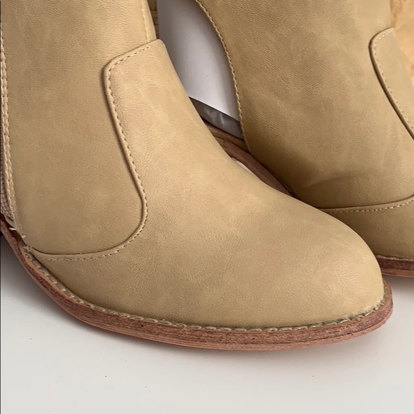 Michael Antonio Mannon Beige Booties - Picture 2 of 6